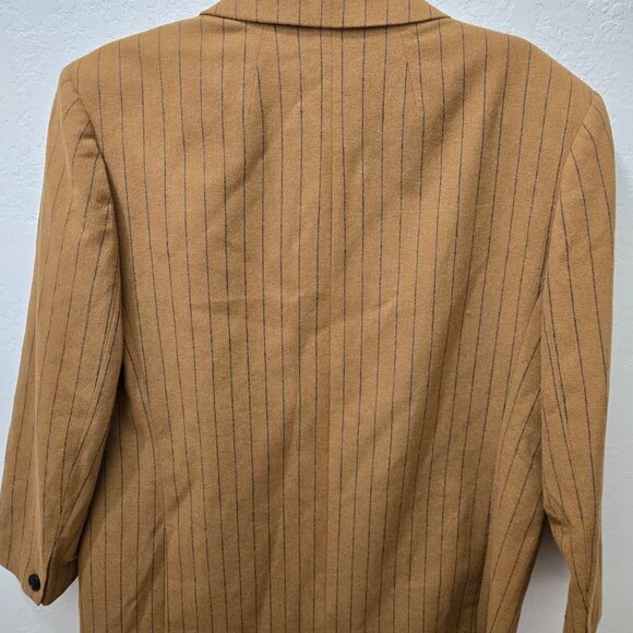 Madewell oversized Blazer in pinstripe. - Picture 7 of 8